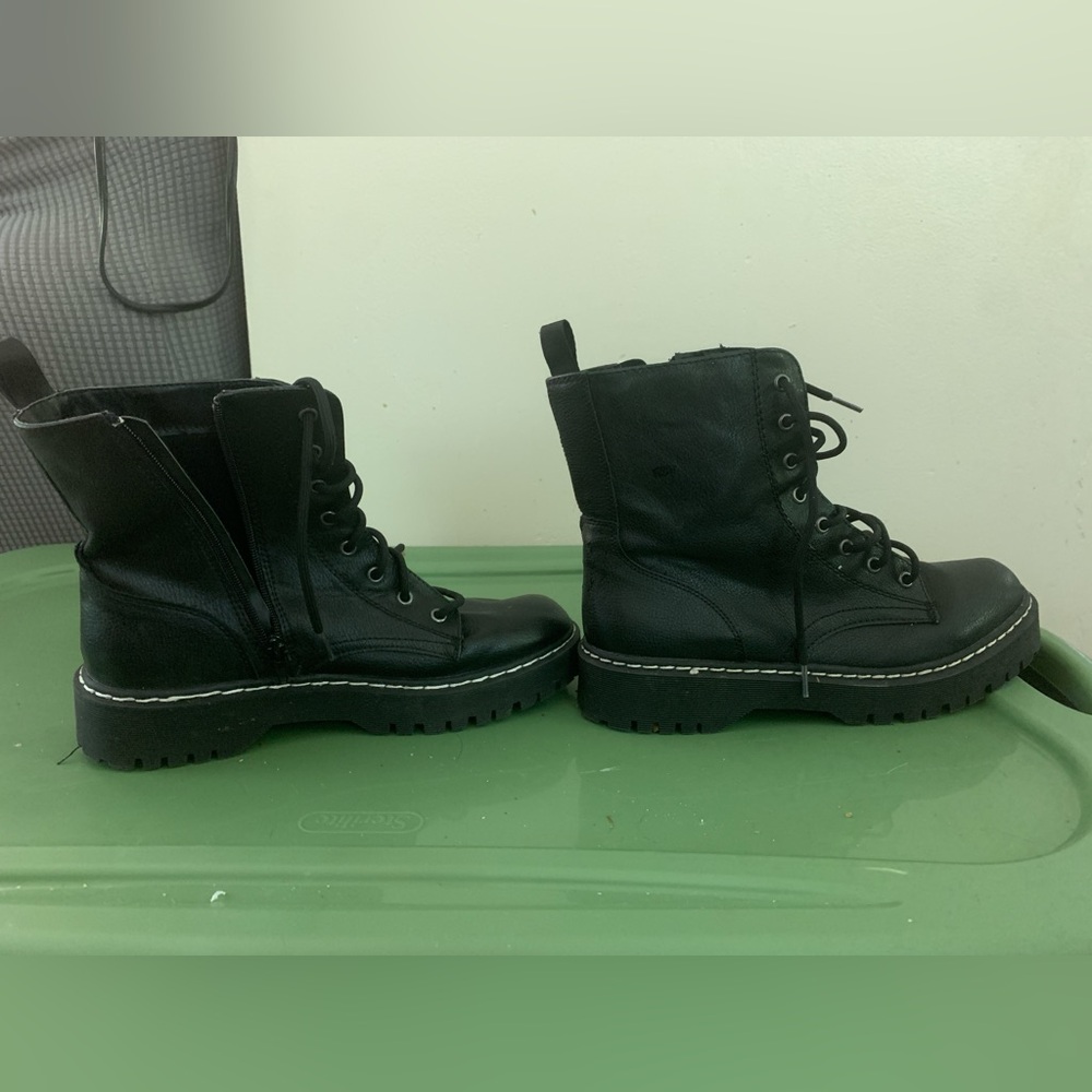 Women’s size 9.5 used boots